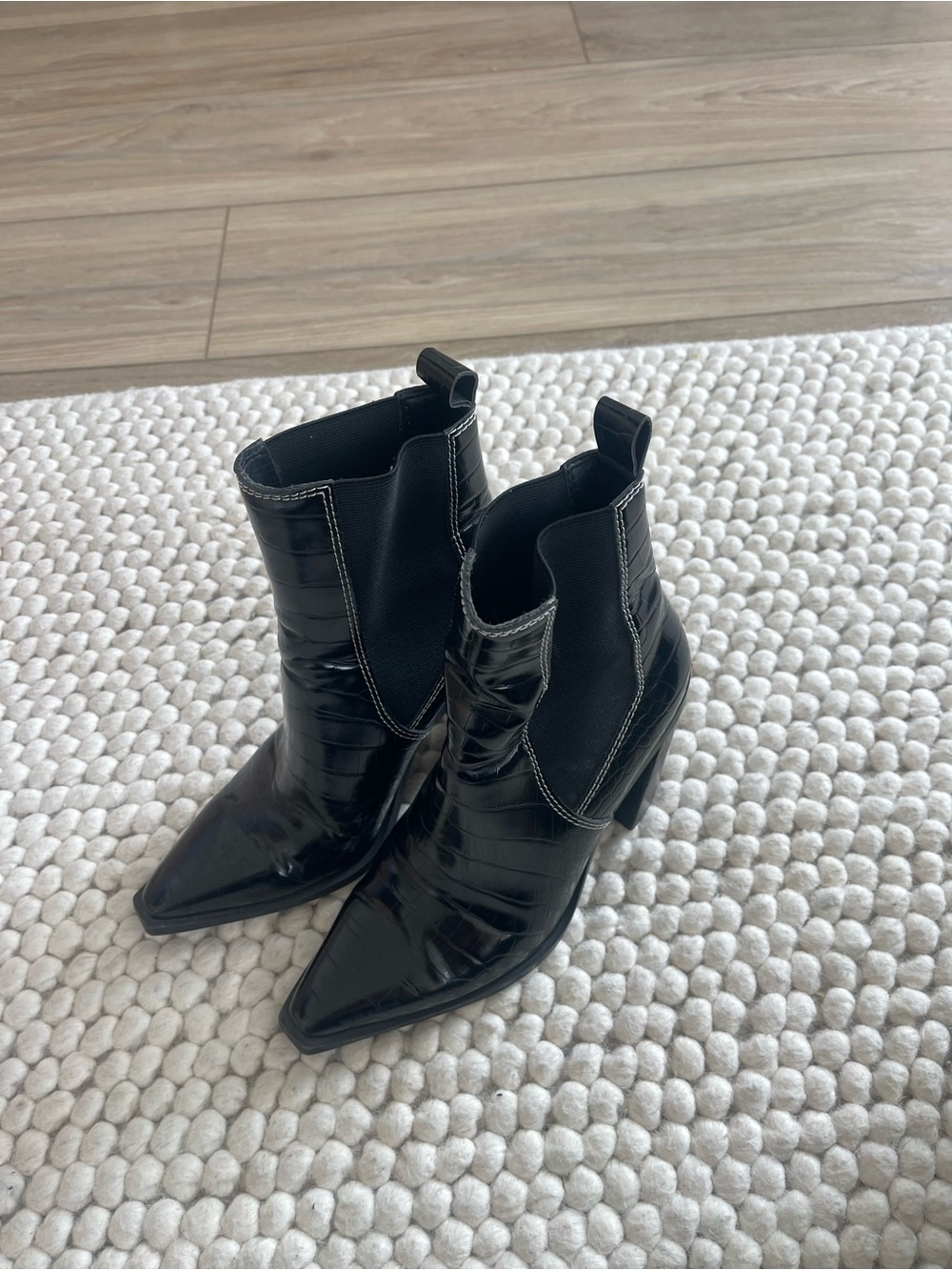 Steve Madden Black Pointed-Toe Ankle Boots with Contrast Stitching